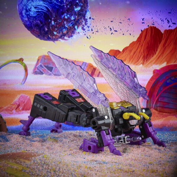 Transformers Legacy Deluxe Kickback Official Image  (24 of 53)